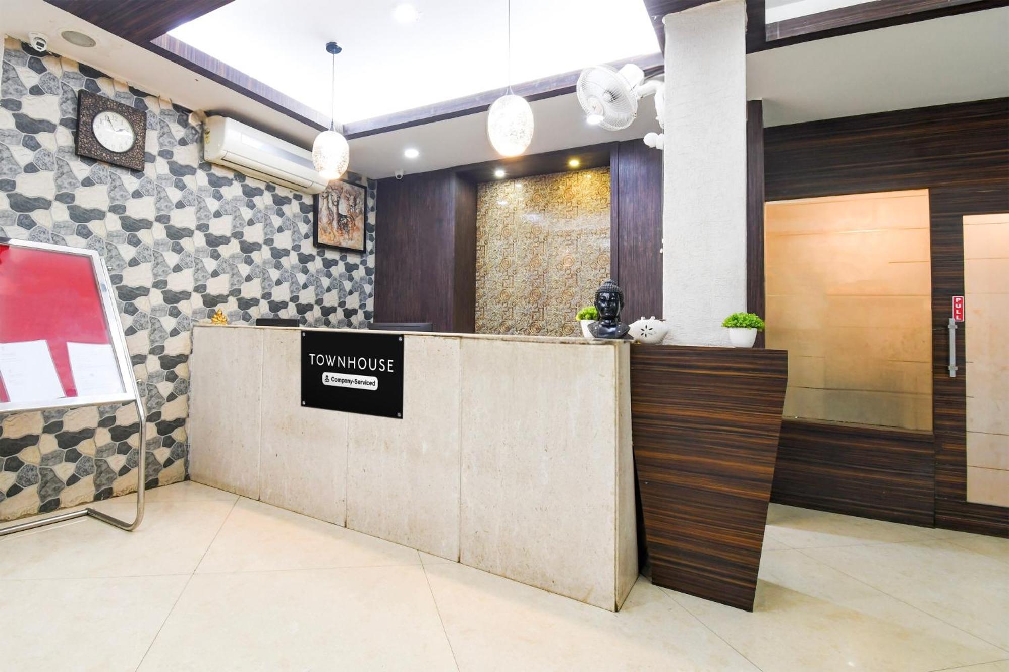 Super Townhouse Harmu Road Formerly Elite City Ranchi Exteriör bild