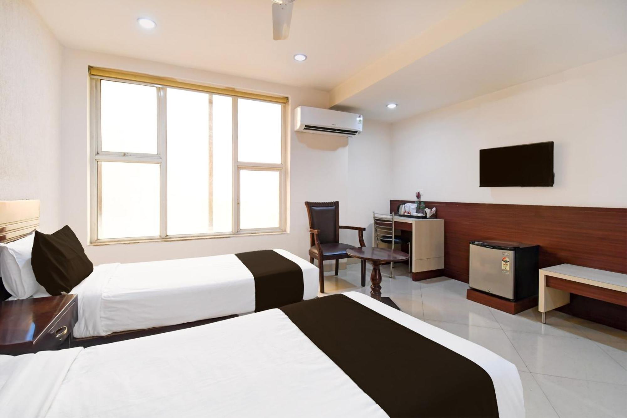 Super Townhouse Harmu Road Formerly Elite City Ranchi Exteriör bild