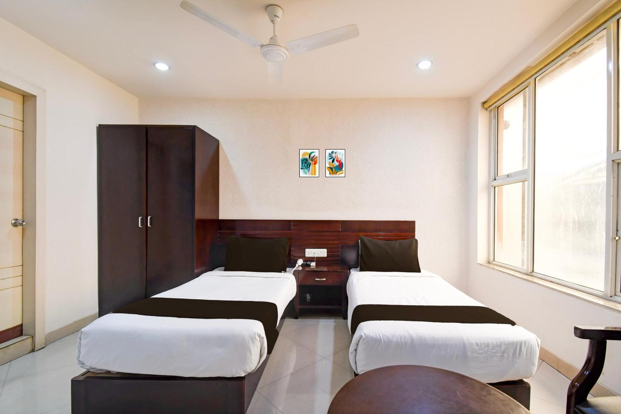 Super Townhouse Harmu Road Formerly Elite City Ranchi Exteriör bild